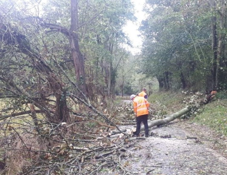 joelbruneau's tweet image. Je tiens à saluer le travail des agents de @caenlamer et de  @caenofficiel ainsi que l'ensemble des services de secours @sdis14 @prefet14 mobilisés depuis cette nuit et pour plusieurs jours.