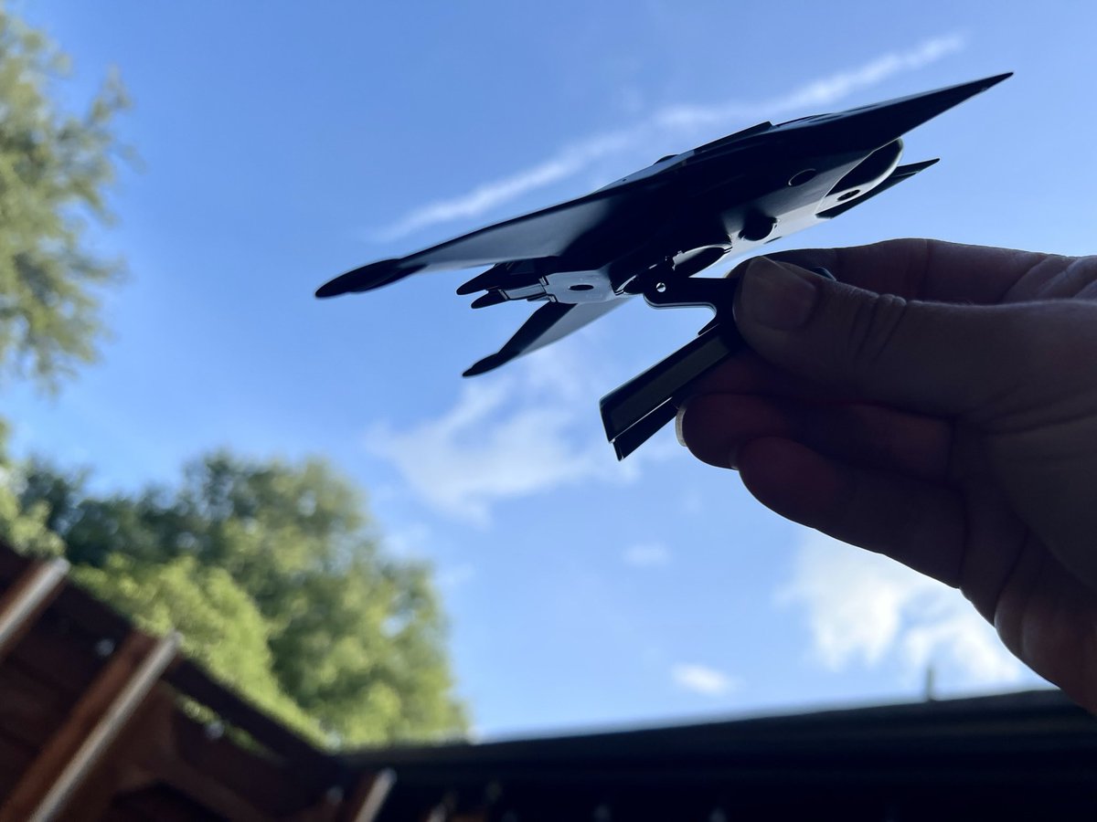 winespringcafe's tweet image. m-bot clouds 🛫☁️
#hyperjump #cosmere #skyward