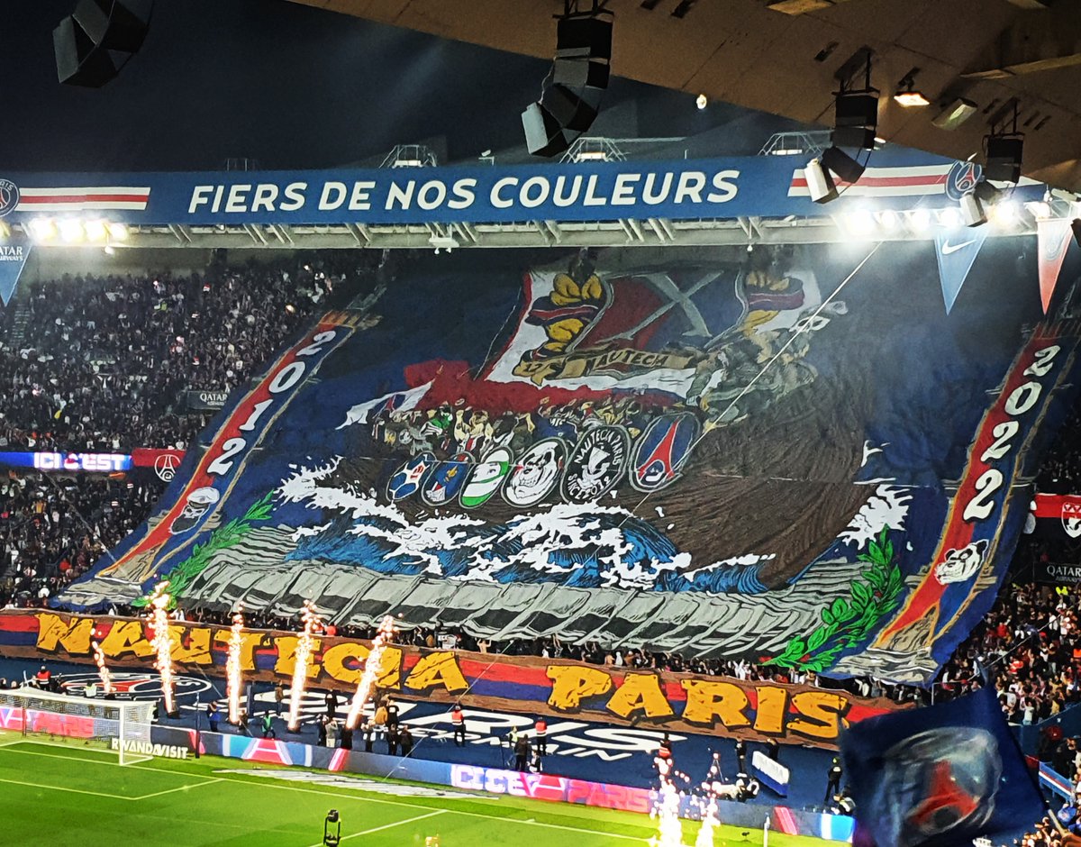 NavetBenjamin's tweet photo. 10ème (et dernier) Anniversaire pour les Nautecia Paris.
PSG – OM (3-0), 25/02/2018, Parc des Princes (L1)

📸: collection personnelle @NavetBenjamin 

#PSG #TeamPSG #Nautecia #VirageAuteuil https://t.co/OWDVZU0fPS