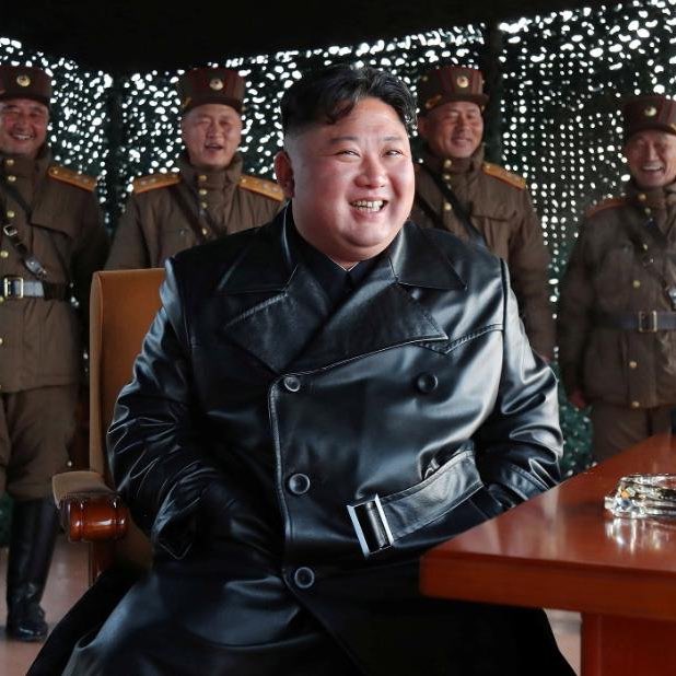 cryptoStar_7's tweet photo. 🚨 Breaking News 🚨 

🇰🇵🇮🇱 Kim Jong in has reportedly instructed North Korean government officials to provide support to Palestine, including potential weapons shipments to Hamas.

🚨 North Korea does NOT recognize a state of Israel.

$RATIO https://t.co/ASFXvlHl7a