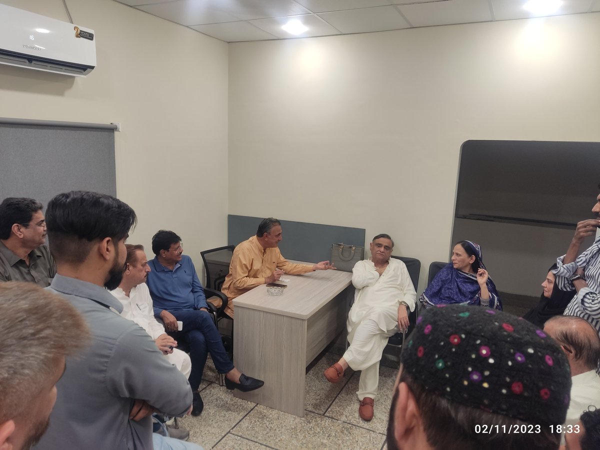 saifyarkhan's tweet photo. Meeting held by Dr.Asim Hussain in Pakistan Peoples Party district Central Office which included Shahida Rehmani,Massod Ahsan, Khwaja Sohail Mansoor, Saif Yar Khan,Tauqeer Ahmed and Mr Dildar Khan
@MediaCellPPP  @PPP_Org  @BBhuttoZardari @FaryalTalpurPk  
 @SeedGhani1 https://t.co/W4lP4cCsyE