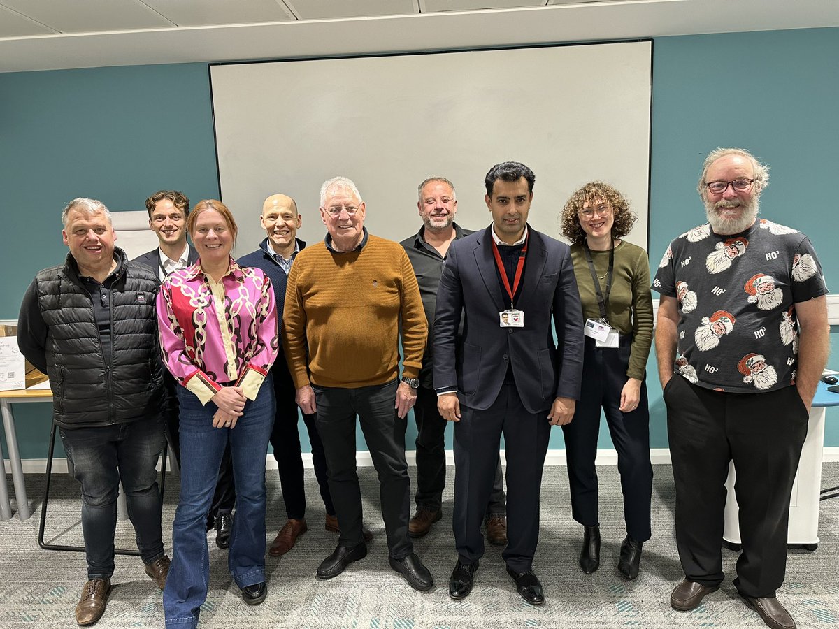 BasharatM_Unite's tweet photo. Great to attend Leadership Essentials Programme: Fire and Rescue alongside Colleagues from across the Country at Warwick University

Thanks to Local Government Association for an excellent and inspiring programme and LGA team Marshall, Lucy and @DavidWeaver01 in delivering this. https://t.co/Dc9GSBI5vE