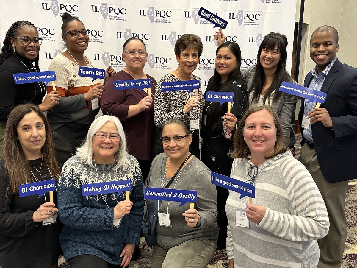 The UIC team is bigger than the backdrop!  ⁦<a href="/UICneofellowshp/">UICneonatologyfellowship</a>⁩ #ILPQC