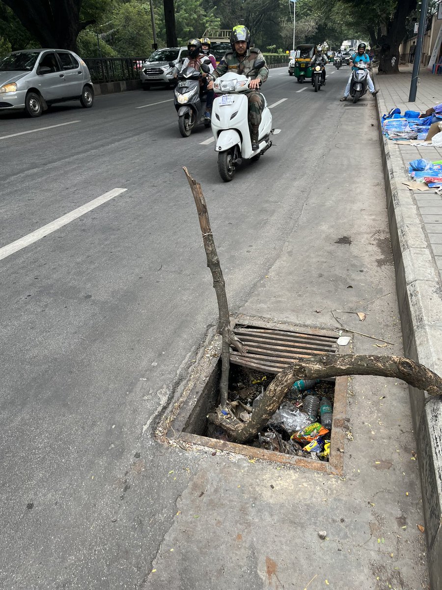 baadalvirus's tweet photo. Before &amp; after! @BBMPCOMM https://t.co/eT8b0SzHLY