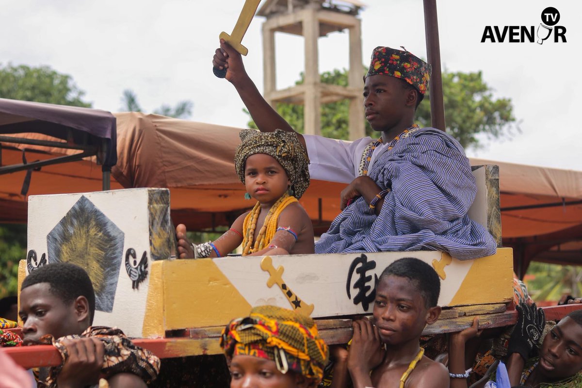 #Hogbetsotso2023: The future of Traditional leadership for Anlo is in Safe hands. This is how school pupils within the Dzelukorpe-Vui Circuit represented their traditional rulers at the pupils #MiniHogbe Durbar.

Cc: <a href="/AvenorTV/">Avenor TV</a> 

#EwePride #HogbeZa2023 #HogbetsotsoFestival2023