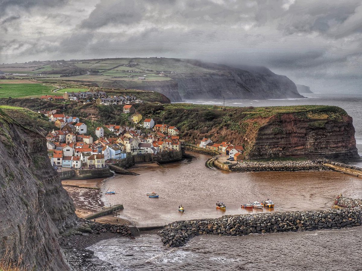NorthYorkMoors's tweet photo. Gorgeous views from the Cleveland Way, looking down into Staithes 🌊 

If you have walked the Cleveland Way, where is your favourite stretch of trail?

📷 : @photography_jpt 

#NorthYorkMoors #NationalPark #ClevelandWay #Trail #Staithes #Coastline https://t.co/I5x6R8lFoo