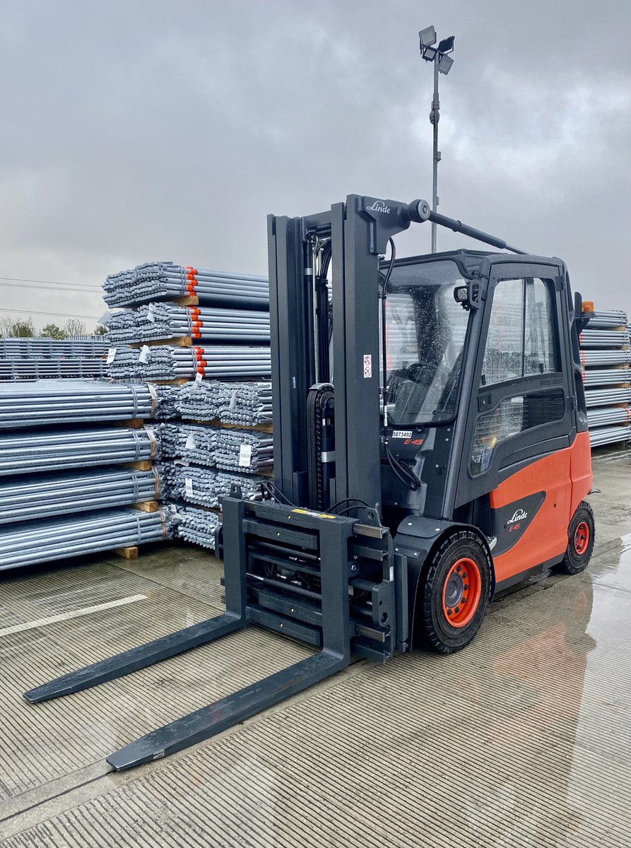 Layheruk's tweet photo. Pleased to be at our Eggborough depot today, visiting the team, where we are
continuing our commitment to green - our forklift fleet, as with our road vehicles are electrifying!
#green #layheruk #morepossibilities #ennvironmental #carbonneutralcommittment #layhereggboroughdepot https://t.co/RomrqL5k4M