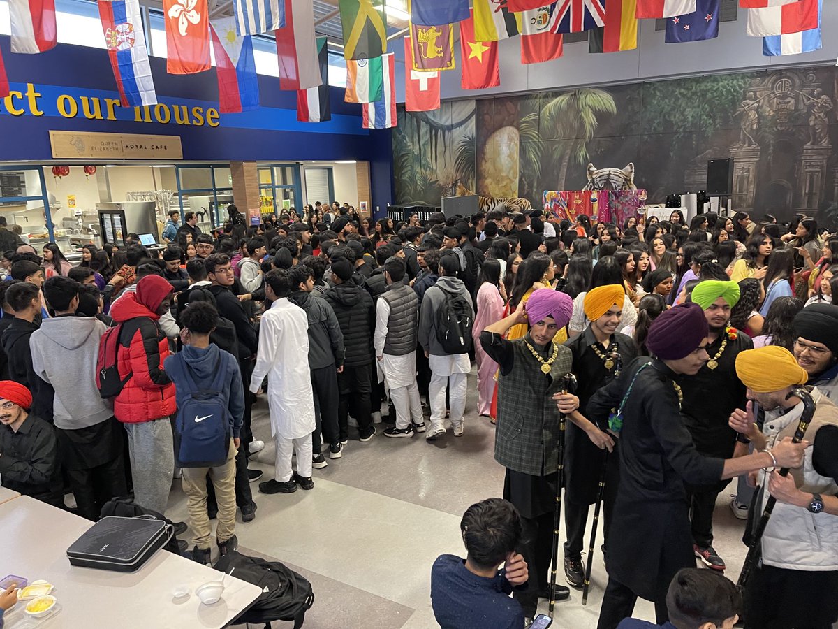 QERoyals tweet media