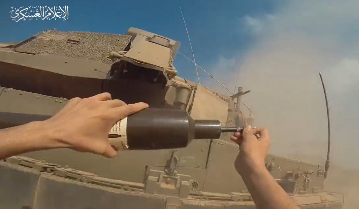 وقفت وما في الموت شك لواقف..
كأنك في جفن الردى وهو نائم..