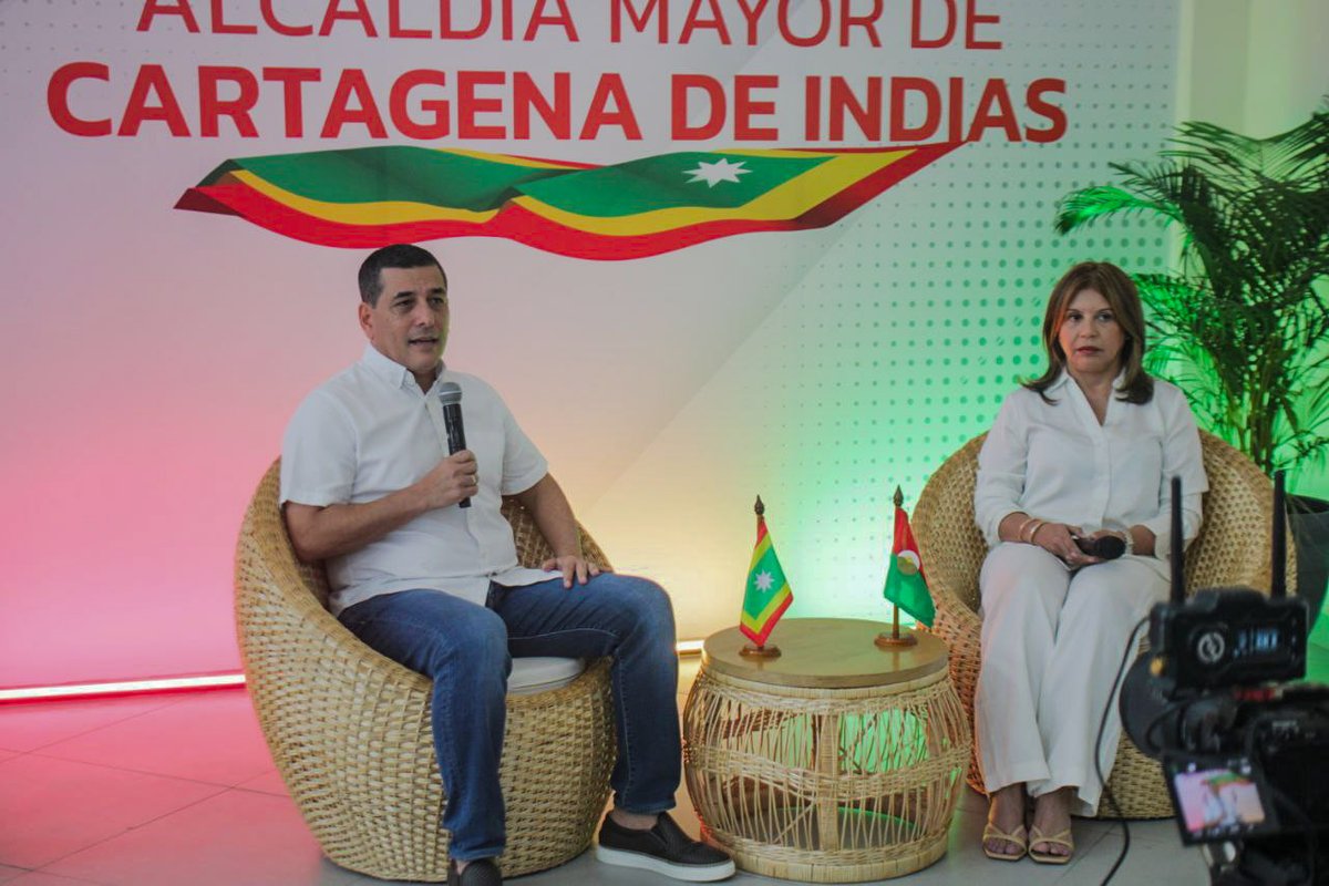 dumek_turbay's tweet photo. Si no hay empalme en #Cartagena, no nos vamos a quedar de brazos cruzados. Desde ya comenzamos con los #DiálogosRegionales para trazar la ruta de nuestra política de integración regional con los municipios conurbados. Gracias a la alcaldesa @claudiaturbaco_ por atender el llamado, por la disposición y el interés. Mucho por hacer. 

Movilidad, seguridad, gestión del riesgo, Cuencas y arroyos; turismo ecológico y servicios públicos, serán tratados en mesas de trabajo conjuntas. 

¡AVANZAMOS!