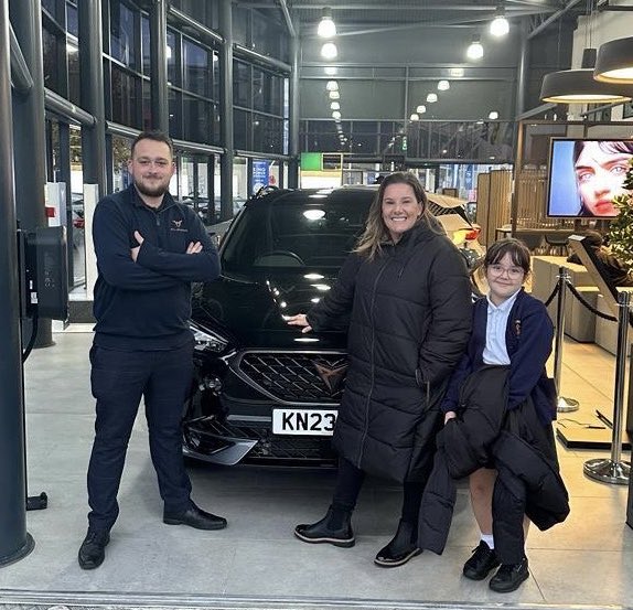 Dan Pace, Sales Executive at Marshall #CUPRA #Leicester, had the incredible honour today of handing over a shiny new CUPRA Formentor to the one and only @SamBaileyREAL, Pop Singer, who won the tenth series of The X Factor in 2013!