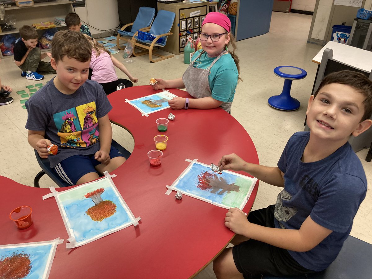 Our BEAUTIFUL fall trees 😍
<a href="/CCLoughlin/">École C.C. Loughlin</a>