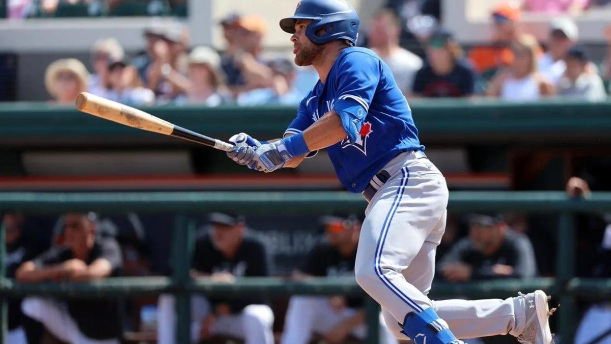 ProspectJP's tweet image. MILがビニー・カプラ（IF）をクレーム。18年ドラフト20順。19年まで平凡な人材もパンデミックを挟んで開花。21～23年いずれのシーズンもOBP.390オーバーの出塁マシーン。SSをメインに2B/3Bもプレーとユーティリティ性の高さも光る人材。メジャーでも17Gにプレーも打率.174とスランプ気味。 #mlbjp