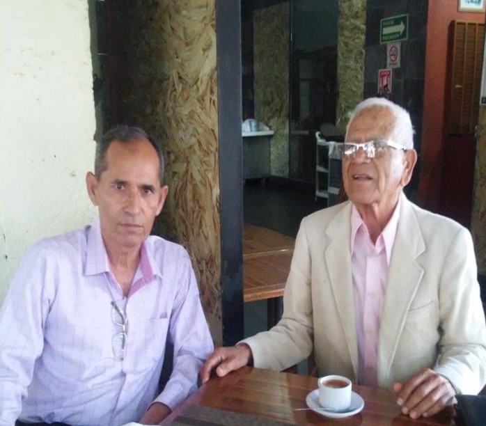 Recordando al maestro...
El maestro Luis Soria Castillo, falleció hace tres años; martes 27 de octubre del 2020. Lo conocí y tuve la oportunidad de compartir página en el Diario El IMPARCIAL de Oaxaca. Humorista, buen amigo y de amplia cultura general. ¡Ya descansa en paz!