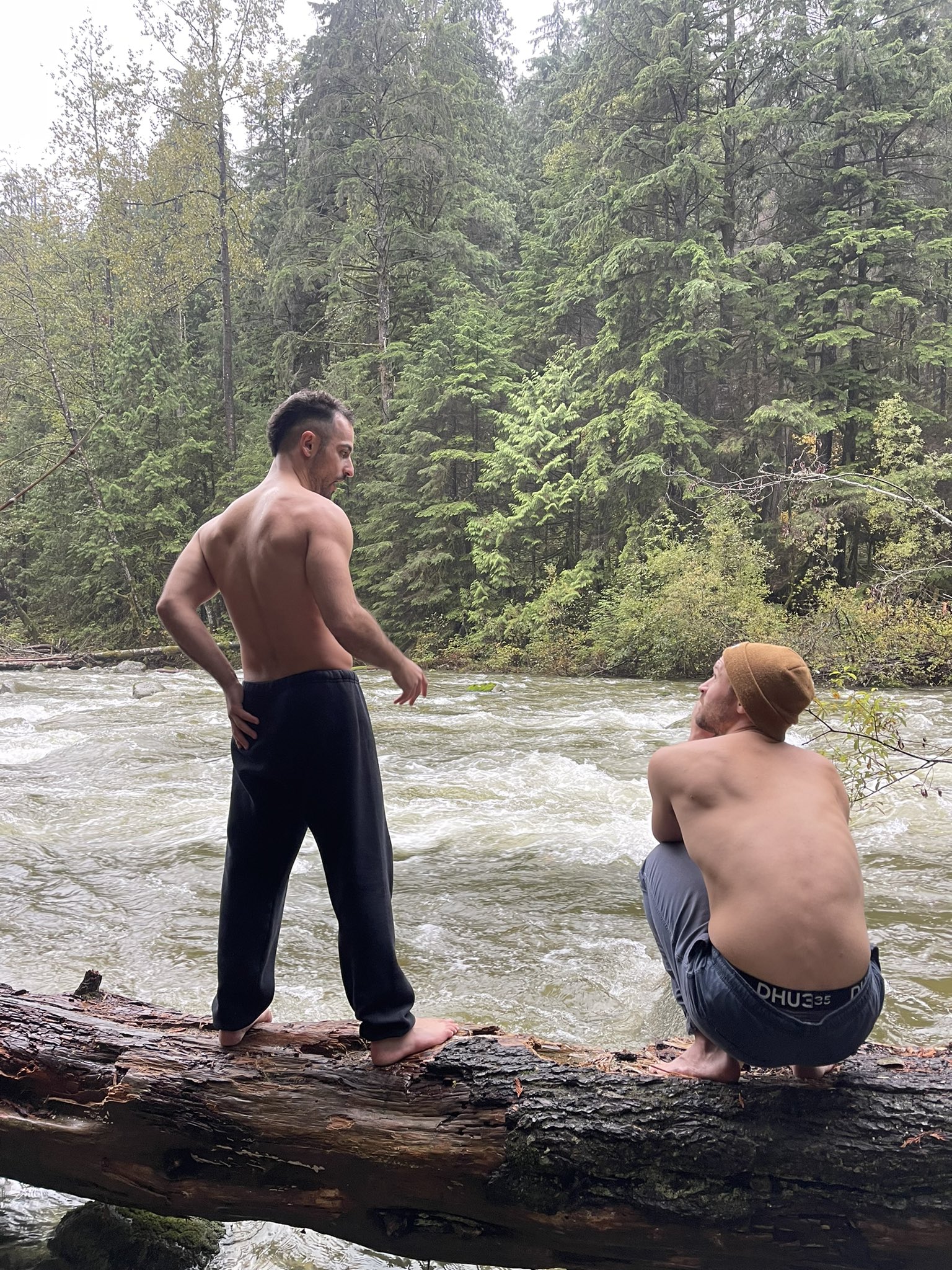 3 pic. RT if you love training, naked, in nature with your brothers, like the Spartans did! https://t.co/ILXfsrsjsT