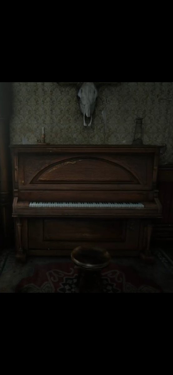 Honestly really surprised how this came out for the saloon piano

Remake of red dead redemption 2 saloon piano on bloxburg 
#bloxburg #ROBLOX #RDR2