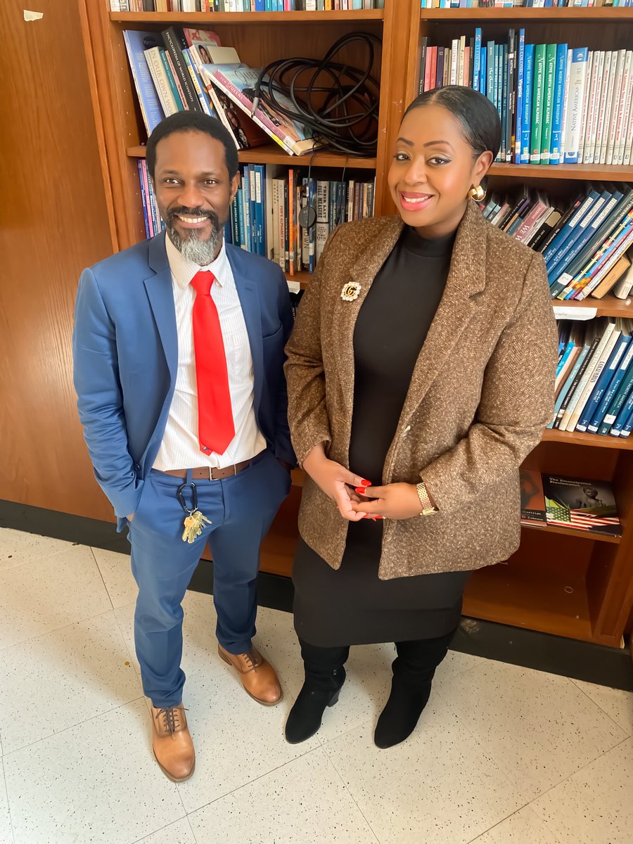 Dr_JVanEss's tweet photo. Welcome IA Principal Abdul-Hameed of AMT and Principal William Johnson of @QMHSKnights.🎉Principal Johnson has spent his last 8 years at AMT doing amazing work and has transitioned to @QMHSKnights to take it to new heights. We look forward to Principal Abdul’s leadership at AMT. https://t.co/SICawRBUYU