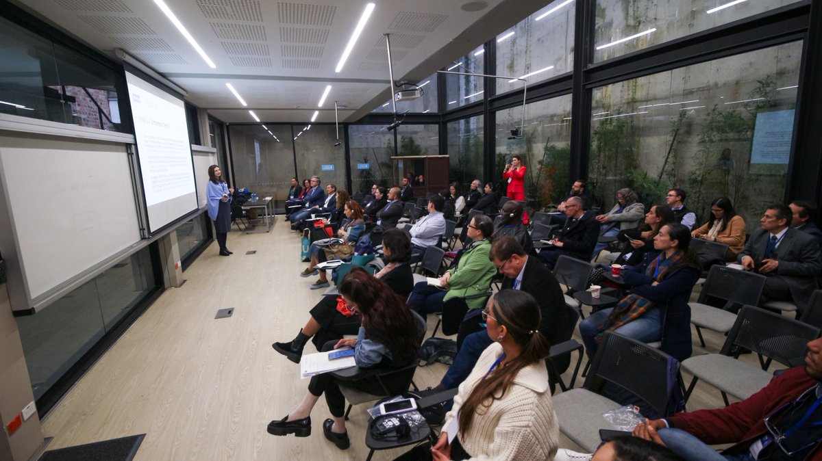 Globethics's tweet photo. "La #ética es inherente a la #educación. No es posible concebir procesos educativos al margen de una reflexión ética", fue una de las conclusiones a las que se arribó hoy en la Conferencia Internacional de Ética Transversal en la educación superior. 
#educacionsuperior #valores https://t.co/6ERYWk97qs
