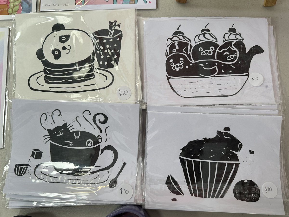 jezdraws's tweet photo. student art market today :) https://t.co/4Qa0b9WV7X