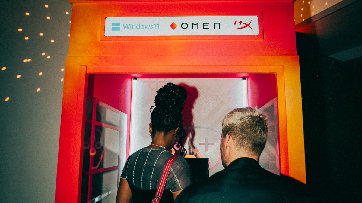 zerozeronation's tweet photo. Launching in the UK with our very first GAME NIGHT in London 🇬🇧

#OMENuk #OMEN #HyperXuk #WEREALLGAMERS #HyperXFamily #XboxON #XboxGamePass #PowerYourDreams #ScoreMoreWithXbox https://t.co/GIQoCMNyKv