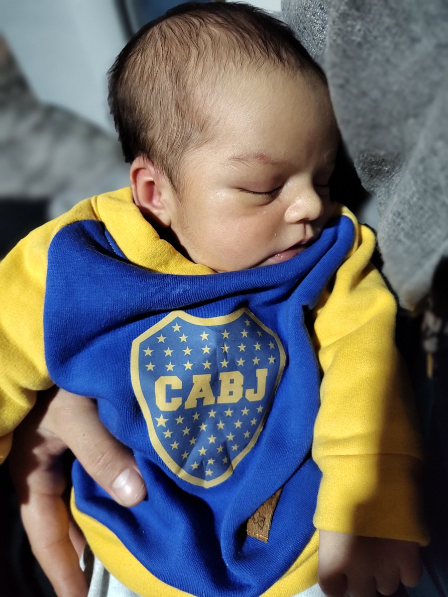 nahuelobos's tweet photo. El amor de mi vida. https://t.co/cfPt31lWZy