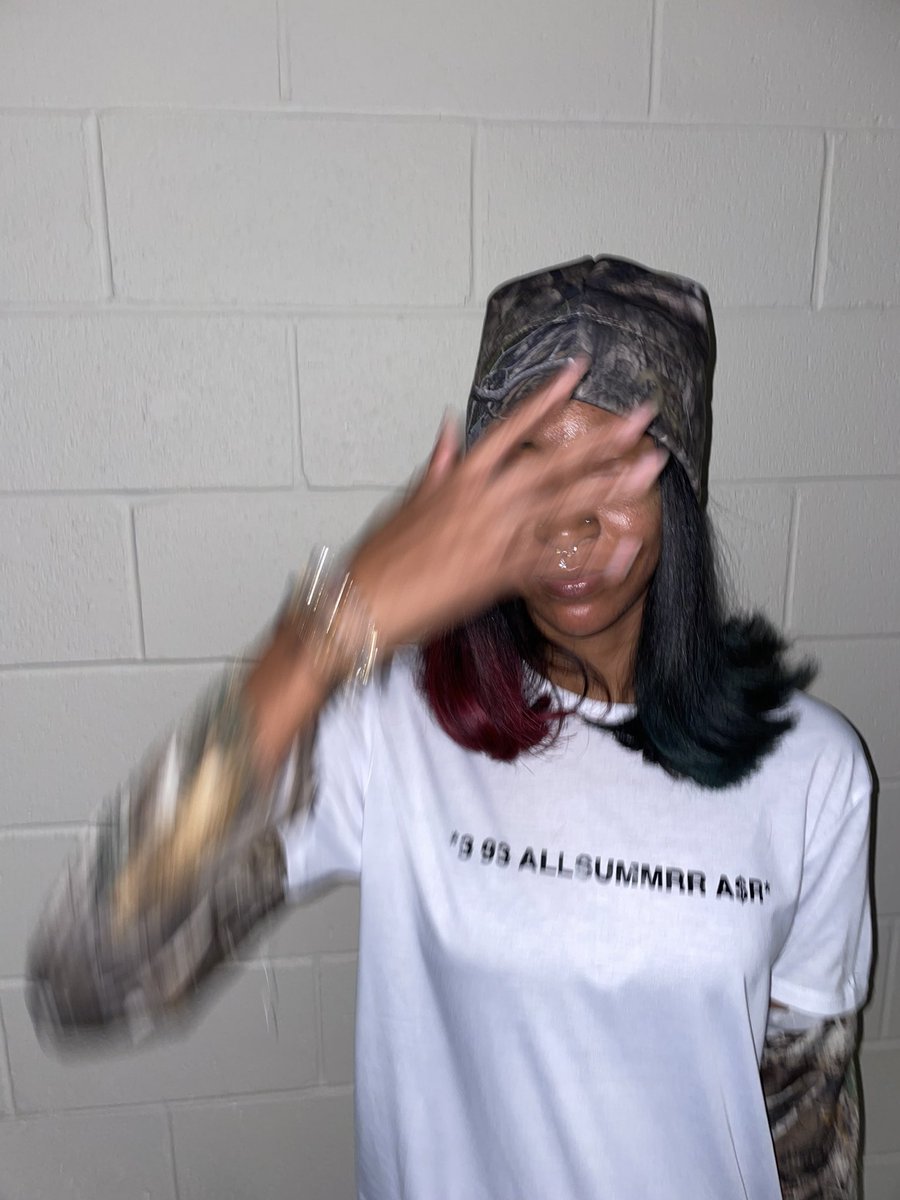 GIVENCHYBASTARD tweet media