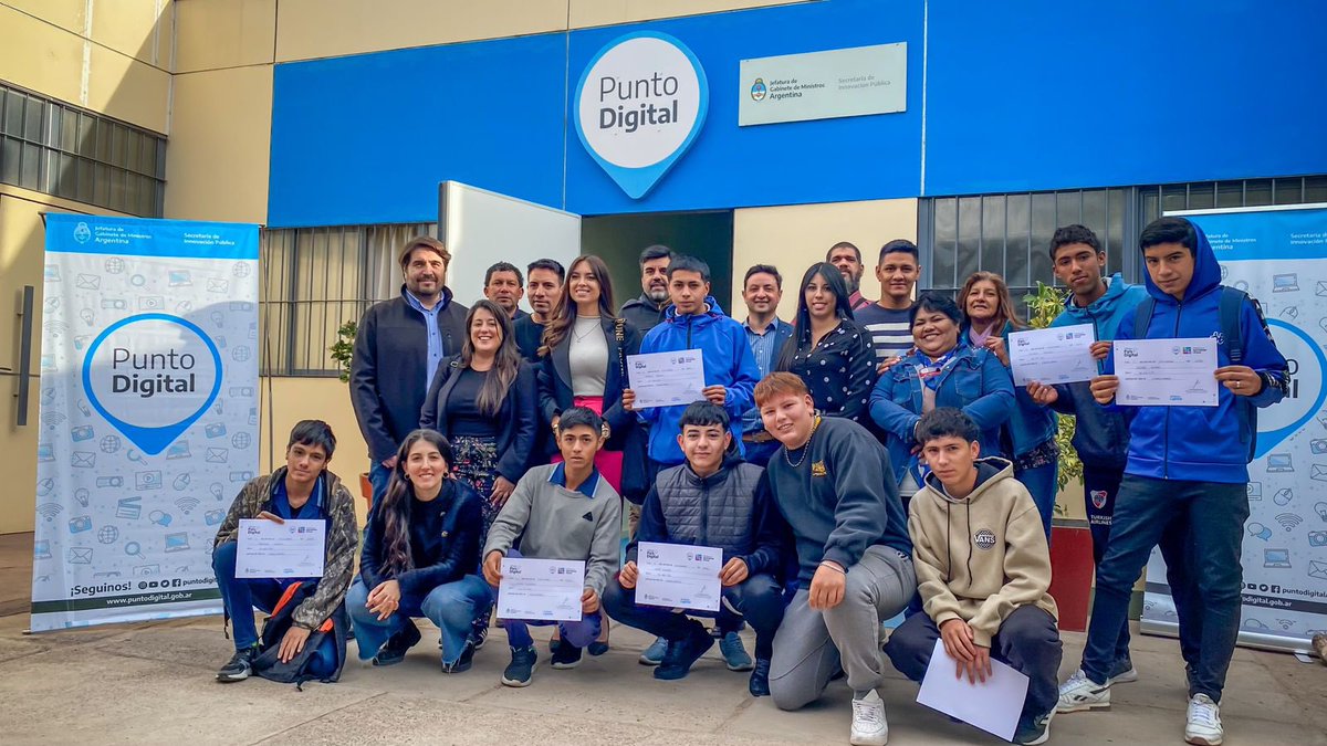 🎉¡Bienvenido Pocito a la red de #InclusiónDigital!🎉

La directora Nacional de País Digital, <a href="/MalenaAmbas/">Male Ambas</a>, el intendente <a href="/ArmandoPocito/">Armando Sánchez</a> y el ministro <a href="/FabioAballay/">Fabian Aballay</a> recorrieron el 11° <a href="/puntodigitalAR/">PuntoDigitalAR</a> en San Juan.