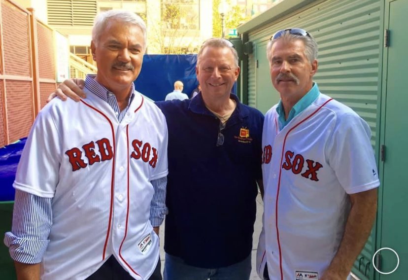 GeorgeFalkowski's tweet photo. #FalkowskiFlashback from 2016 at the 30th anniversary celebration of the 1986 AL Champion #RedSox. That’s the first team I worked with as a features producer for @NESN. Hanging in the high rent district with Dwight Evans and Bill Buckner. RIP Buck https://t.co/gmMUC5Xor3