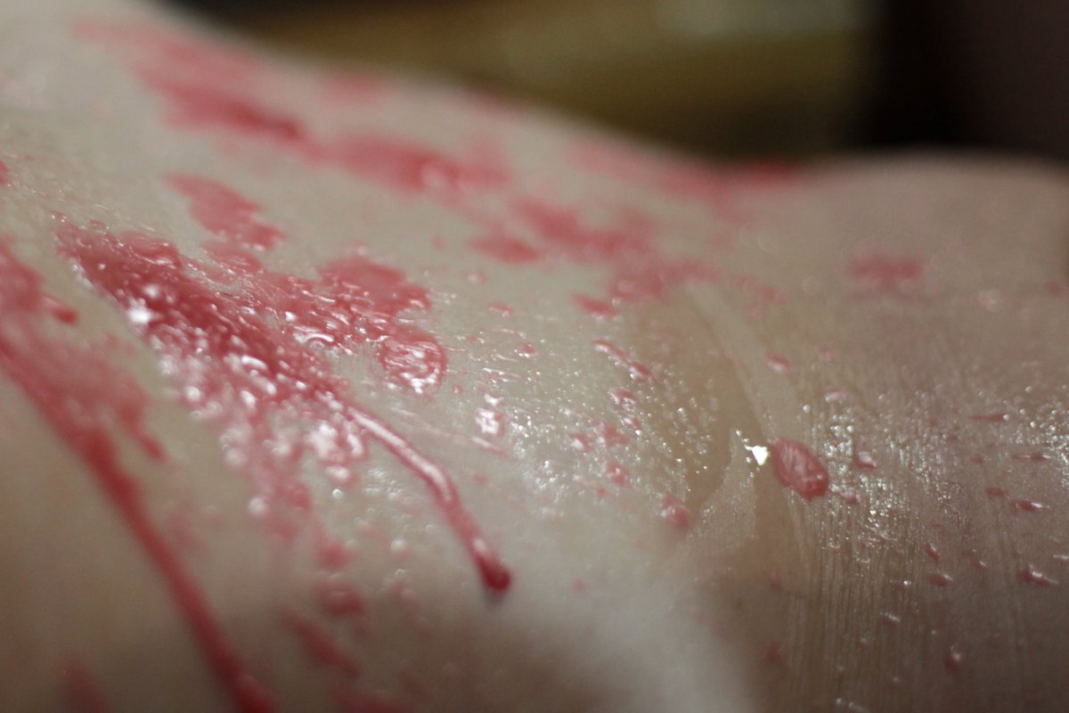 아름다운 붉은 눈물이구나