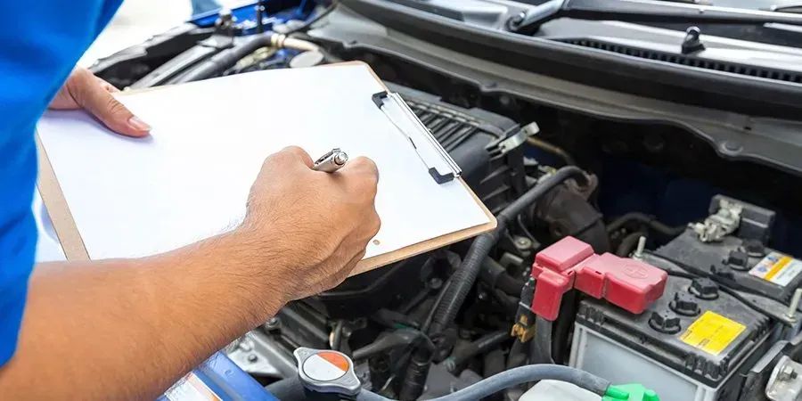 RetentionExec's tweet photo. Auto dealers are always looking for the next hook, the next “industry secret” that’s going to give them an edge over the competition. Want to know what really sizzles? A dealer-owned complimentary maintenance program. https://t.co/XnlUCgEa5e https://t.co/H3cKymecFe