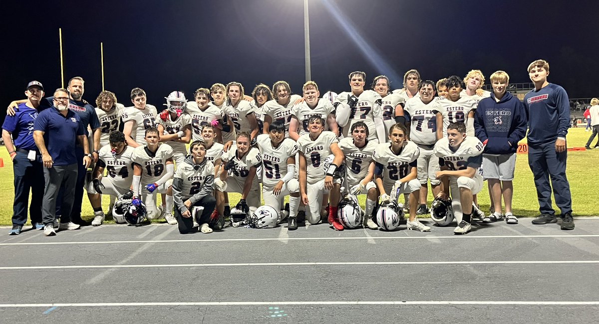 EsteroFB's tweet photo. Game 1 goes to the Cats!! Way to go freshman! Big win tonight over the Bullsharks to end the season 5-1!! Congrats to all players &amp; coaches!! 
#JawsClaws https://t.co/OeXqgydMTM