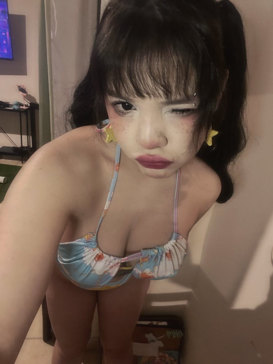 ManekiSoto's tweet image. big booba thread, ladies do your thing 🫶