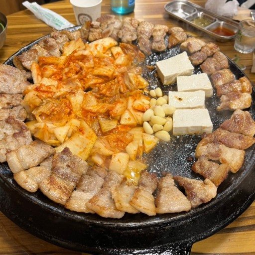 Ari03180318's tweet photo. 이런 food 먹고싶어요
술도 함께하면 fun 할 것 같아요
오늘 갈 삼겹살 house 추천 해주에요 https://t.co/vmY9vQo3q2