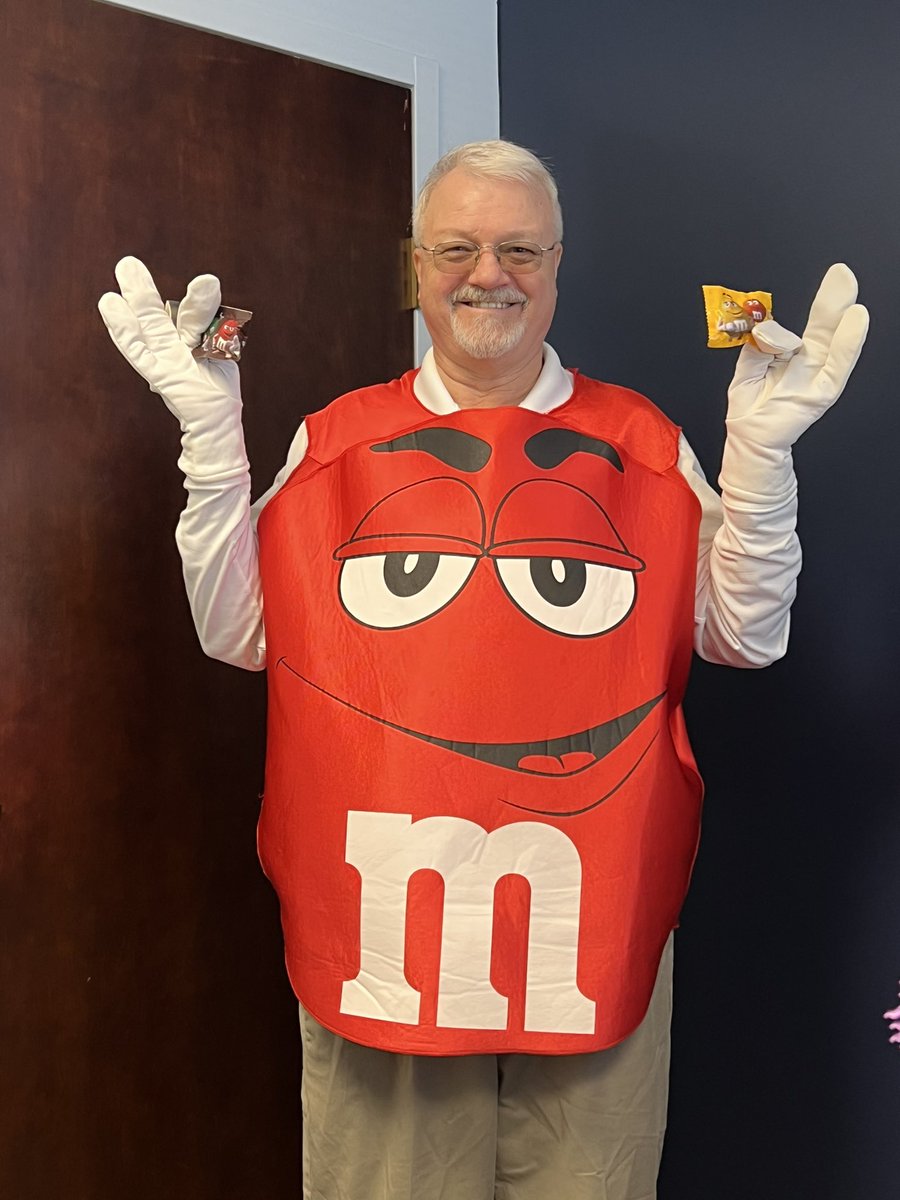 bdhvb's tweet image. #halloweentradition @MSUWEB @alyson_epp @smcl