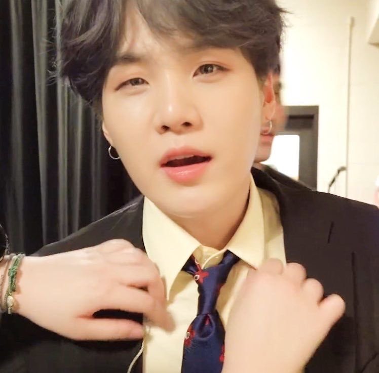 lvminnj's tweet photo. ‧₊˚♡    si extrañas a yoongi, toca el gatito 
⠀⠀⠀⠀⠀⠀         ⠀⠀⠀🐈 https://t.co/sGvZXpgsqm