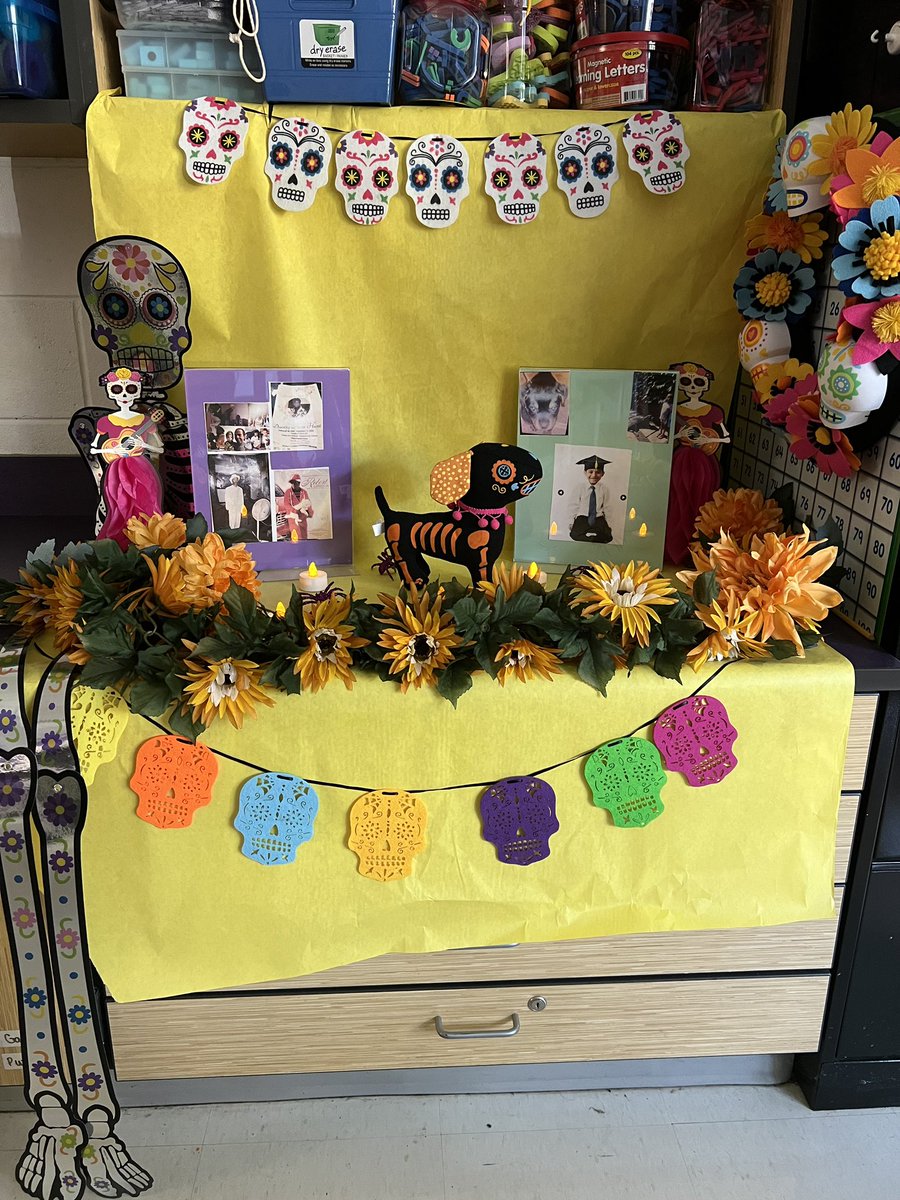 AmeliaDpscd's tweet photo. Kindergarten students celebrating dia de los muertos with class ofrendas. We enjoyed having our parent volunteer teach us about the traditions of dia de los muertos! ❤️💀 https://t.co/5KTqIxgoHH