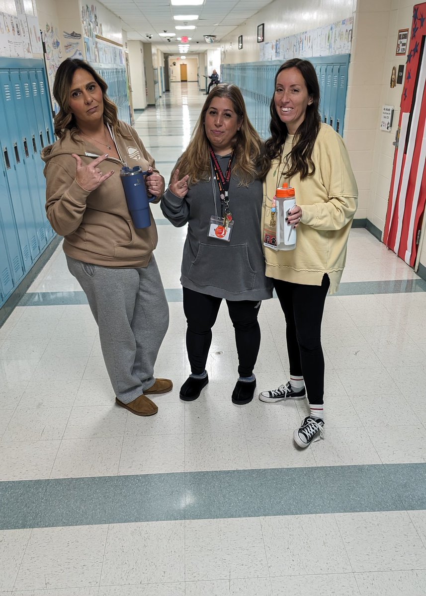 MissGianni27's tweet photo. Dress like a student day. We understood the assignment! #slayslay @MrsA_robms @CRomanoROBMS @koratzanis https://t.co/500Fm547NA