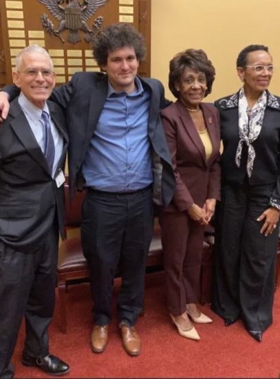 TaraBull tweet media