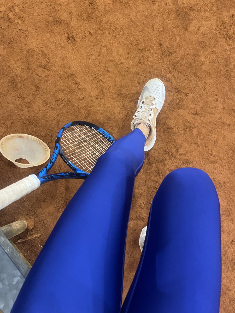 Sararunning's tweet photo. E stasera a tutto tennis😅🎾 domani riposo!!! #tennislover #goodtraining https://t.co/kpOiD2Urjb