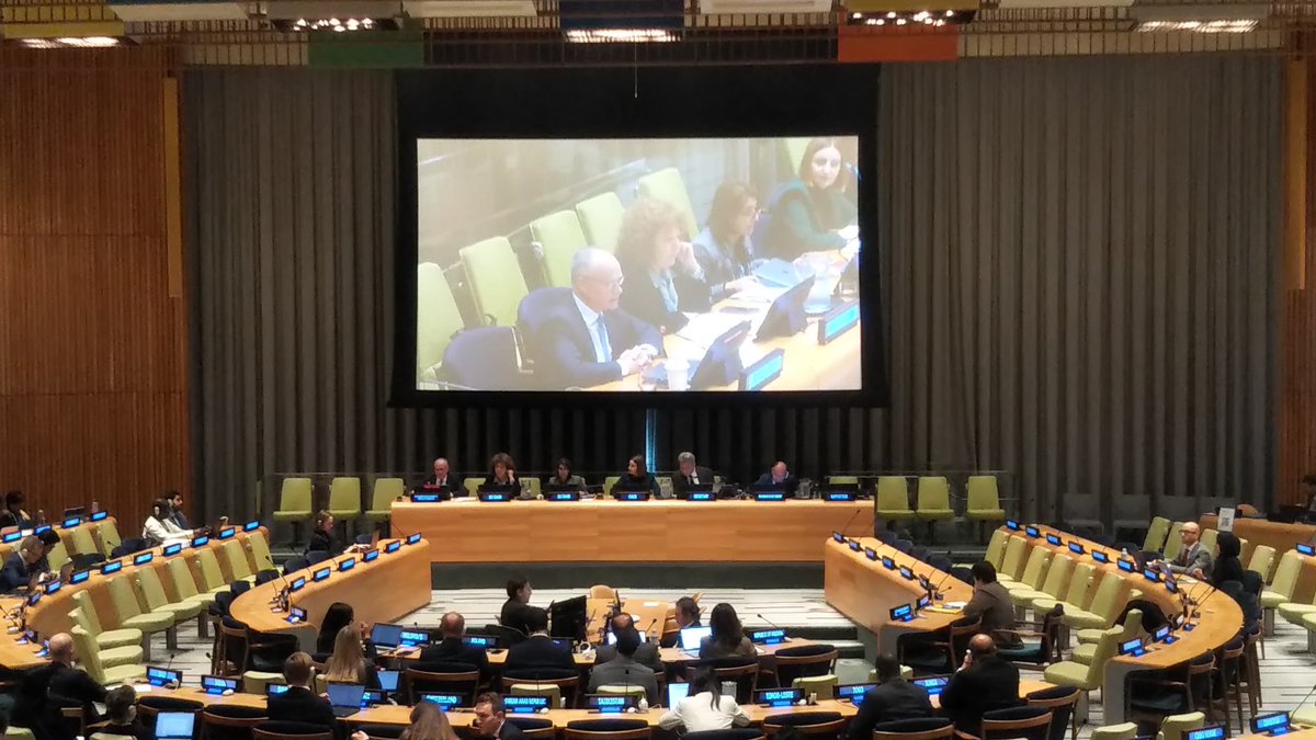 marcevzb's tweet photo. Mi agradecimiento a Estados en Sexta Comisión (Asuntos Jurídicos) #ONU q contribuyeron al debate sobre principios generales del derecho, fuente der internacional, aprobado primera lectura por Comisión Derecho Internacional ONU #ILC tema del q tengo el honor d ser Relator Especial https://t.co/pt6nsYGHqv