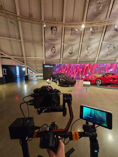 6STRONGMEDIA's tweet photo. 3 Shoots, 3 Cities, 1 Day. The 6 STRONG team is on fire! #funfilmcrew #videosmadesimple #BowlingGreen #NYC #Chattanooga https://t.co/PxiLXEh7S6