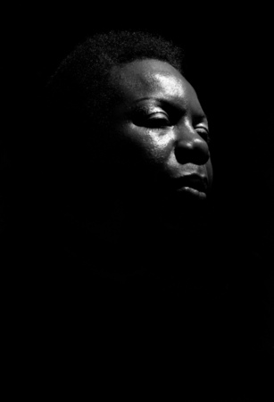 JazzSketches's tweet photo. Nina Simone, Ronnie Scott's, London, 1984
๐ธ David Corio
Check out the photo for info that might pique your interest! ๐
#Jazz #NinaSimone #DavidCorio #JazzSketches #JazzPhotography #JazzPhoto #PhotooftheDay #Photography #Photo https://t.co/niUbQBUtXw
