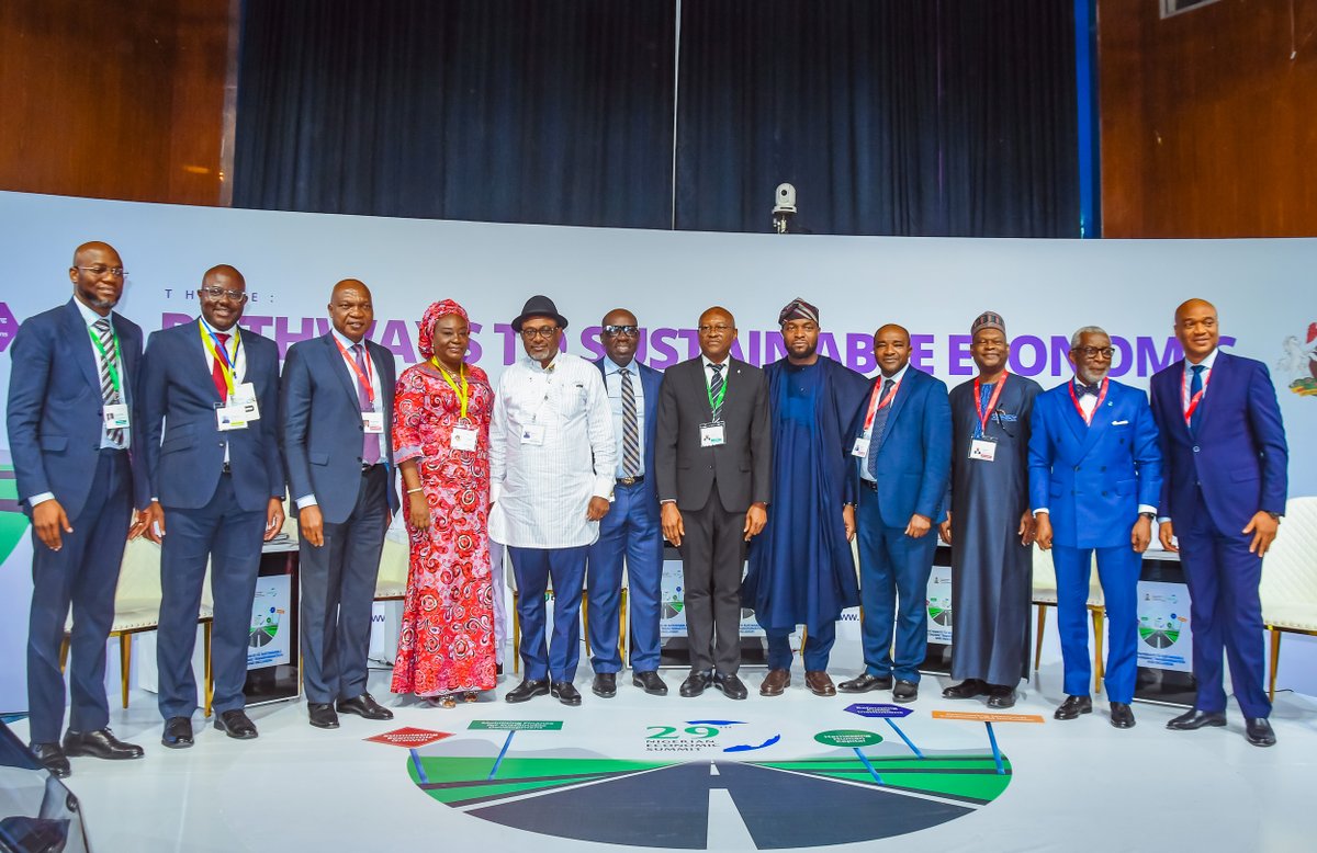 officialNESG's tweet photo. The #NES29 Plenary VI, “Reinventing Government: Digitalisation of Public Institutions”, saw stakeholders identify technology-driven reforms to reduce resource mismanagement and inefficiencies.
#EconomicTransformation #Inclusion https://t.co/bRpQ9qisCH