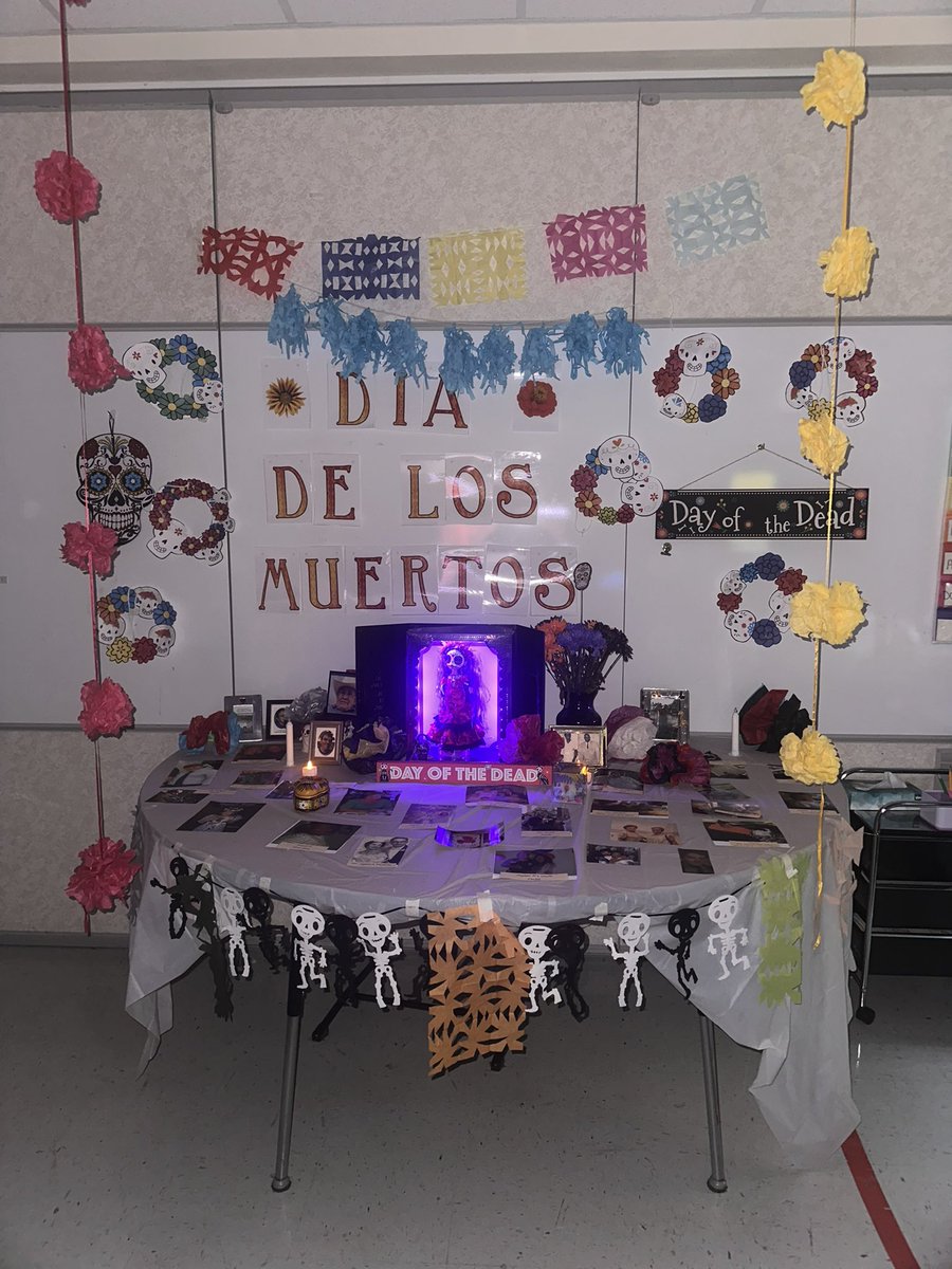 MrsMessina_SPED's tweet photo. CASE put together an altar for Day of the Dead. We love celebrating this beautiful holiday that helps us remember our loved ones. Last day of Dia de los Muertos 🏵️
#case @D123OLHMS https://t.co/2tvOZRhorD