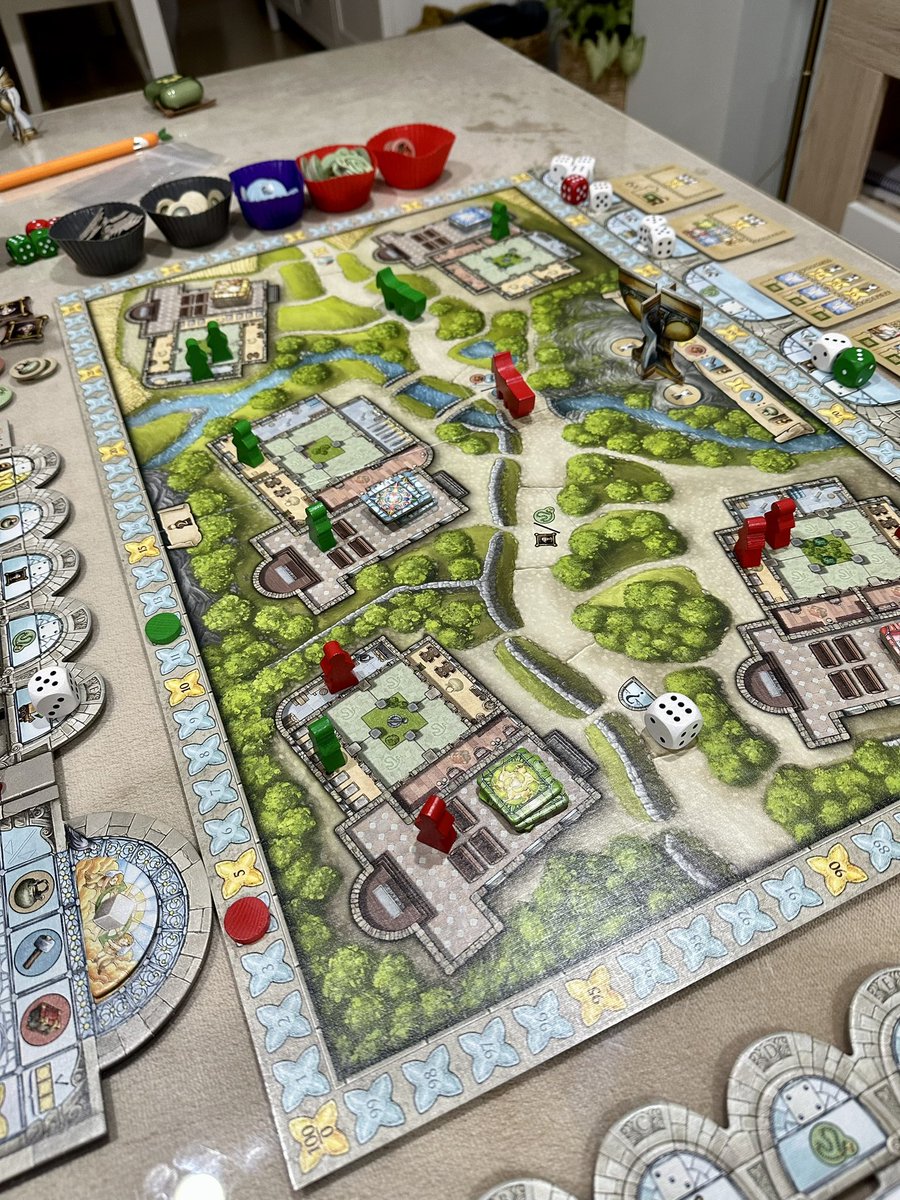 SectarioLudico's tweet photo. Esta tarde hemos elegido una vieja reliquia #Monasterium. No es ni mucho menos un 🔝 pero es uno de esos juegos de mi ludoteca que le tengo mucho cariño y que me suele cumplir una partida divertida de 1h aprox a 2j. No todo pueden ser novedades y a veces apetece volver a clásicos https://t.co/vSO0o7lDGJ