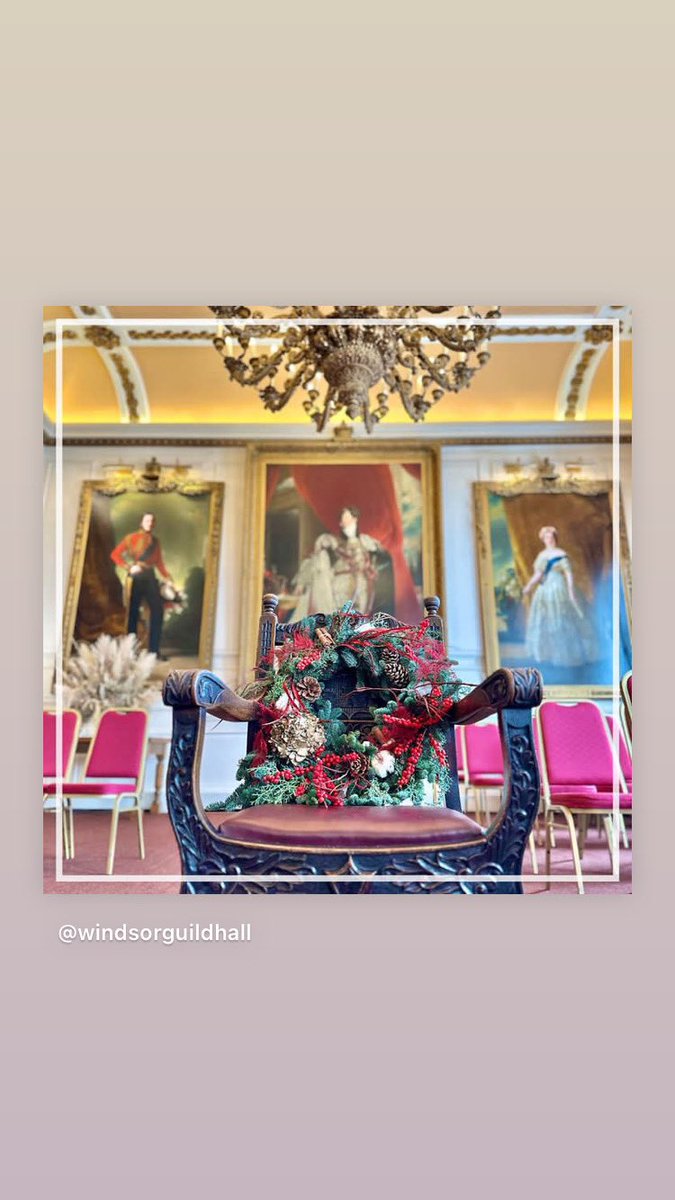 Get creative, starting with a Christmas decoration for your door. Come and join me at the stunning Windsor Guidlhall, in the room King Charles had his wedding ceremony, and make a beautiful wreath after watching my demo and enjoying a glass of bubbly! Tickets on rbwm website