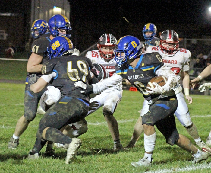 WingTCoachRyan's tweet photo. #BuckSweep #GuardEveryYard #RunPeopleOver #PTC
Photo credit: North Iowa Times https://t.co/LdKVsSPgrY