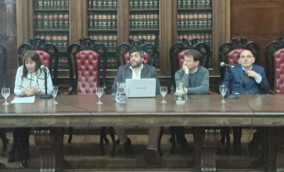 XI Congreso de Derecho de Ejecución Penal

Ahora discutimos el encierro penal en Argentina desde una mirada federal. 
Luciana Prunotto (Santa Fe - Rosario)
Juan Ignacio Lazzaneo (Entre Ríos)
Gabriel Bombini (Buenos Aires - Mar del Plata)