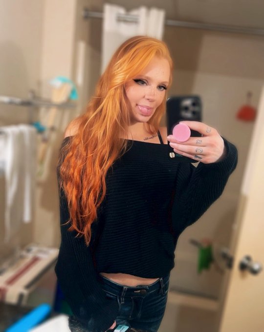 Speaking of selfie hiiii update ! https://t.co/eDolizDnki<a href="/tag/newprofilepic"class="tags"><span>#newprofilepic</span></a>