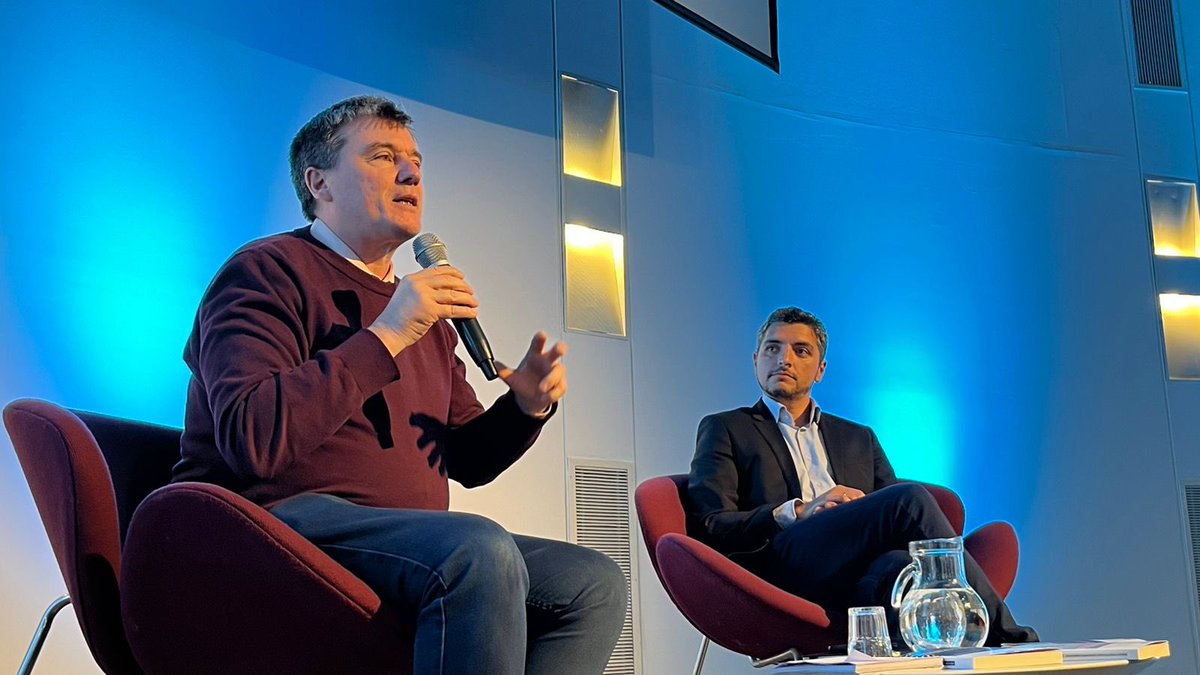 INMERSIÓN MULTIMEDIA DEMOCRACIA 40 AÑOS 
DESAFÍOS FUTUROS 

Fue un verdadero placer presentar la producción de contenidos de la Cátedra Democracia y Parlamento Futuro de <a href="/DiputadosAR/">Diputados Argentina</a> y <a href="/EducacionAR/">Ministerio de Educación de la Nación Argentina</a> que tengo el honor de coordinar